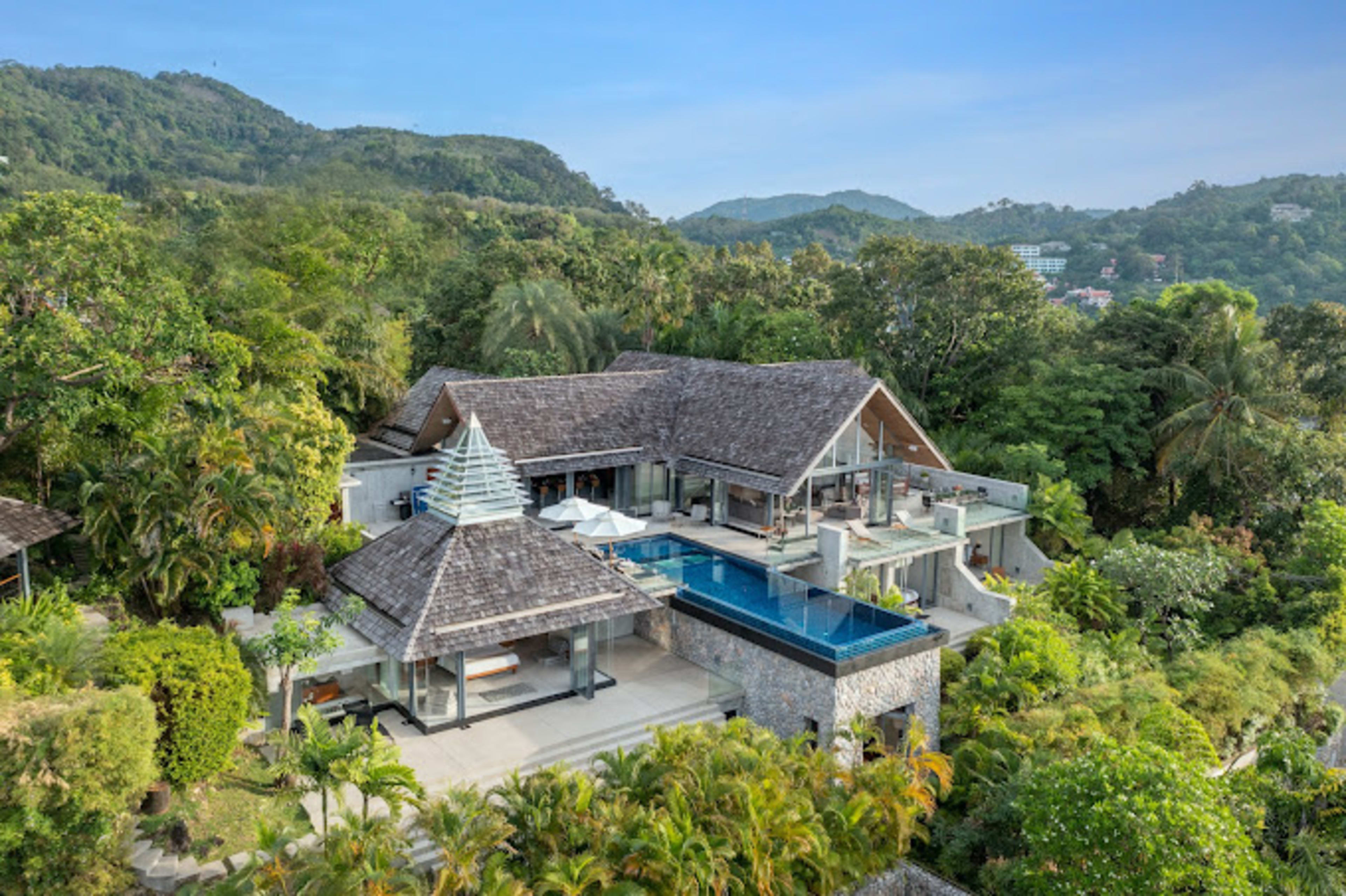 Villa Benyasiri Luxury Freehold on Land Plot of 2977 SQM