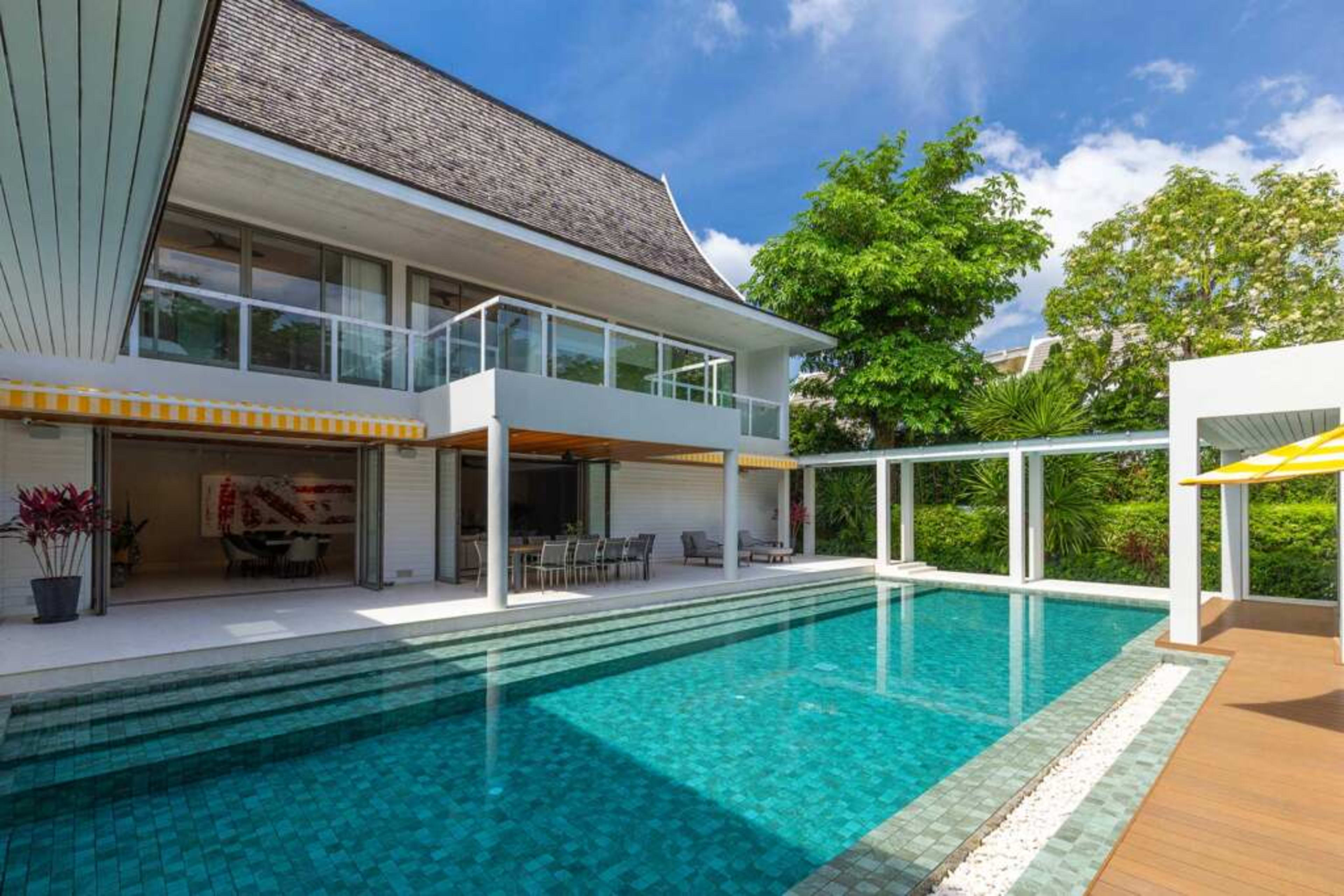 The Park Villa: 5 Bedroom Villa for Sale in Laguna