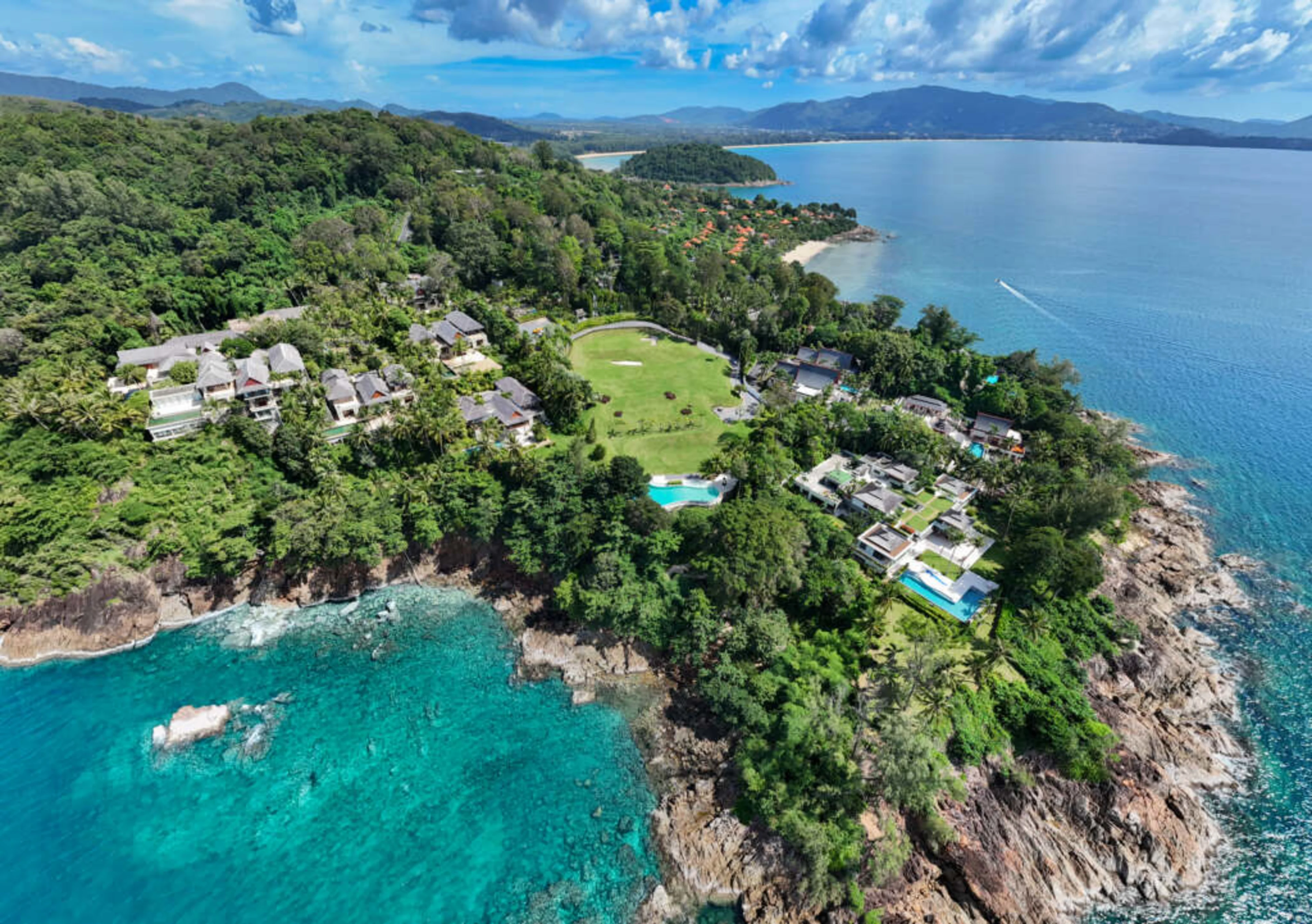 The Future of Real Estate: Four Adjoining Land Lots in an Oceanfront Resort — photo 3