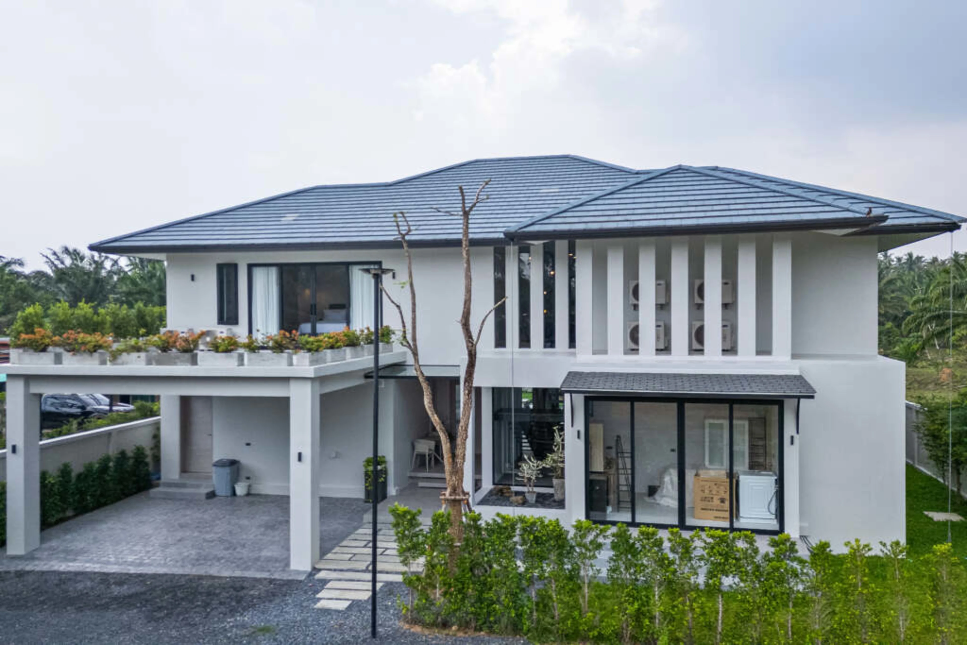 Luxury Lakeside Private Pool Villa