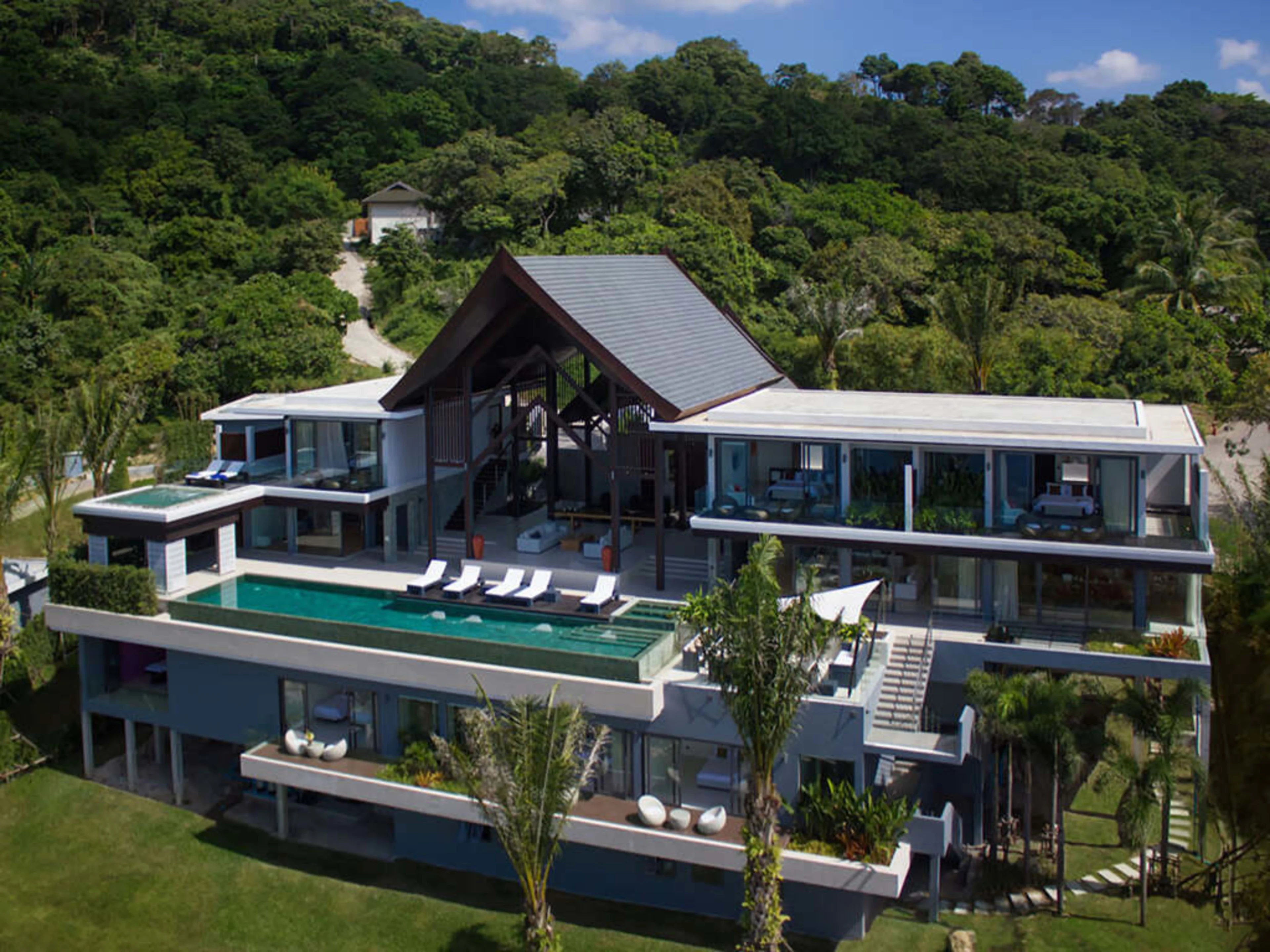 Villa Samira | Ultra Luxury Six Bedroom Panoramic Sea View Villa on Millionaires Mile | $5.75M ID.23KA6111 — photo 1