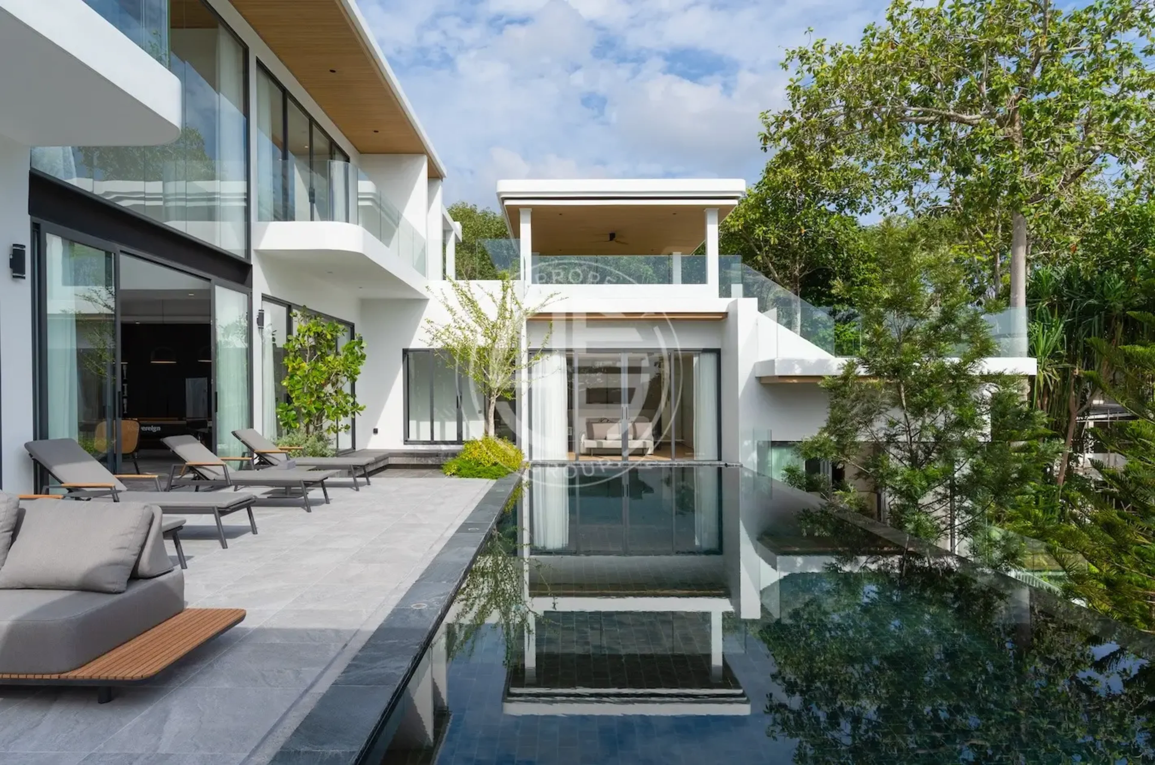 Mountain View Modern-Tropical Villa in Bangjo