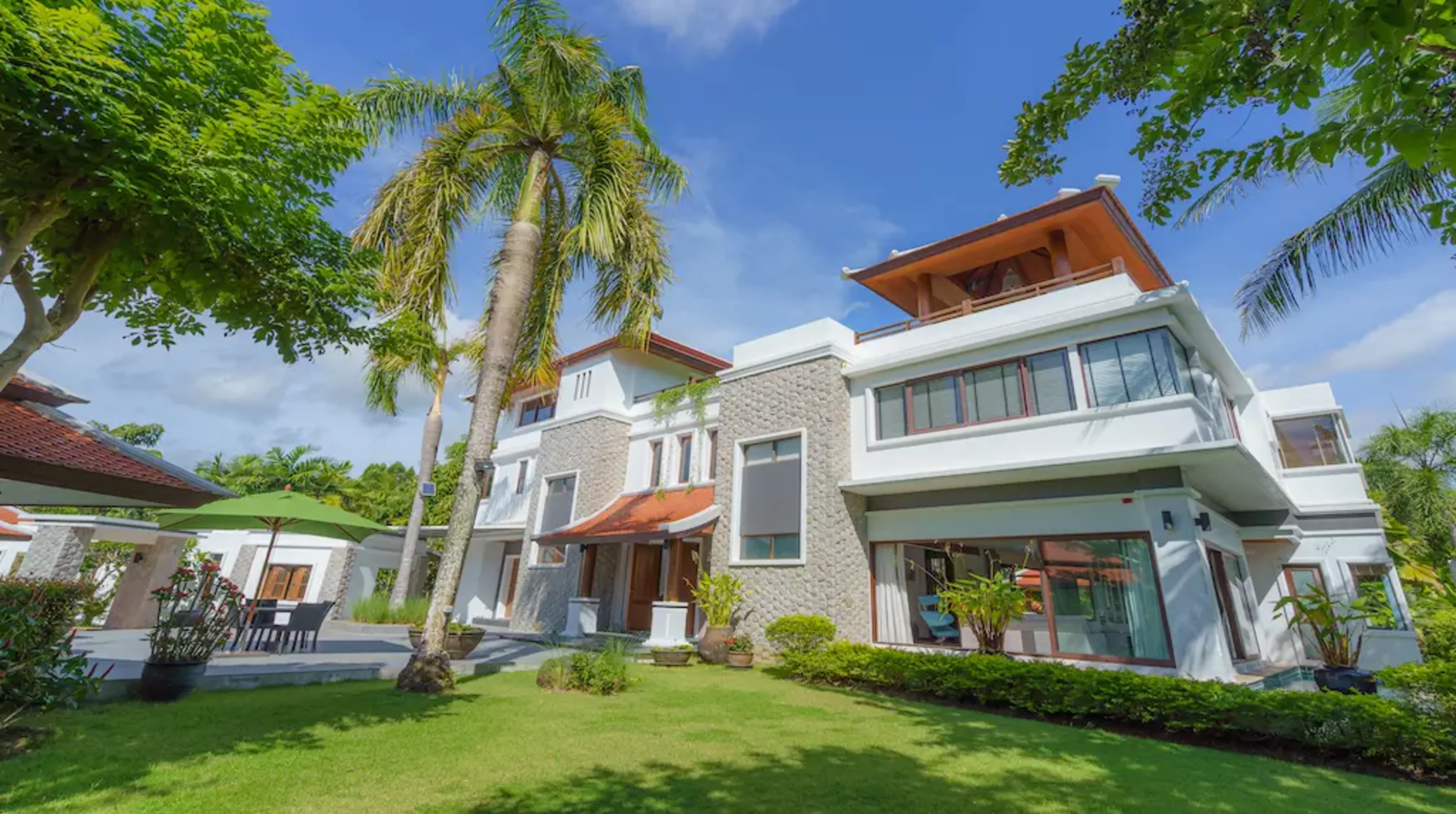 Exclusive 6 Bedrooms Pool Villa in Koh keaw