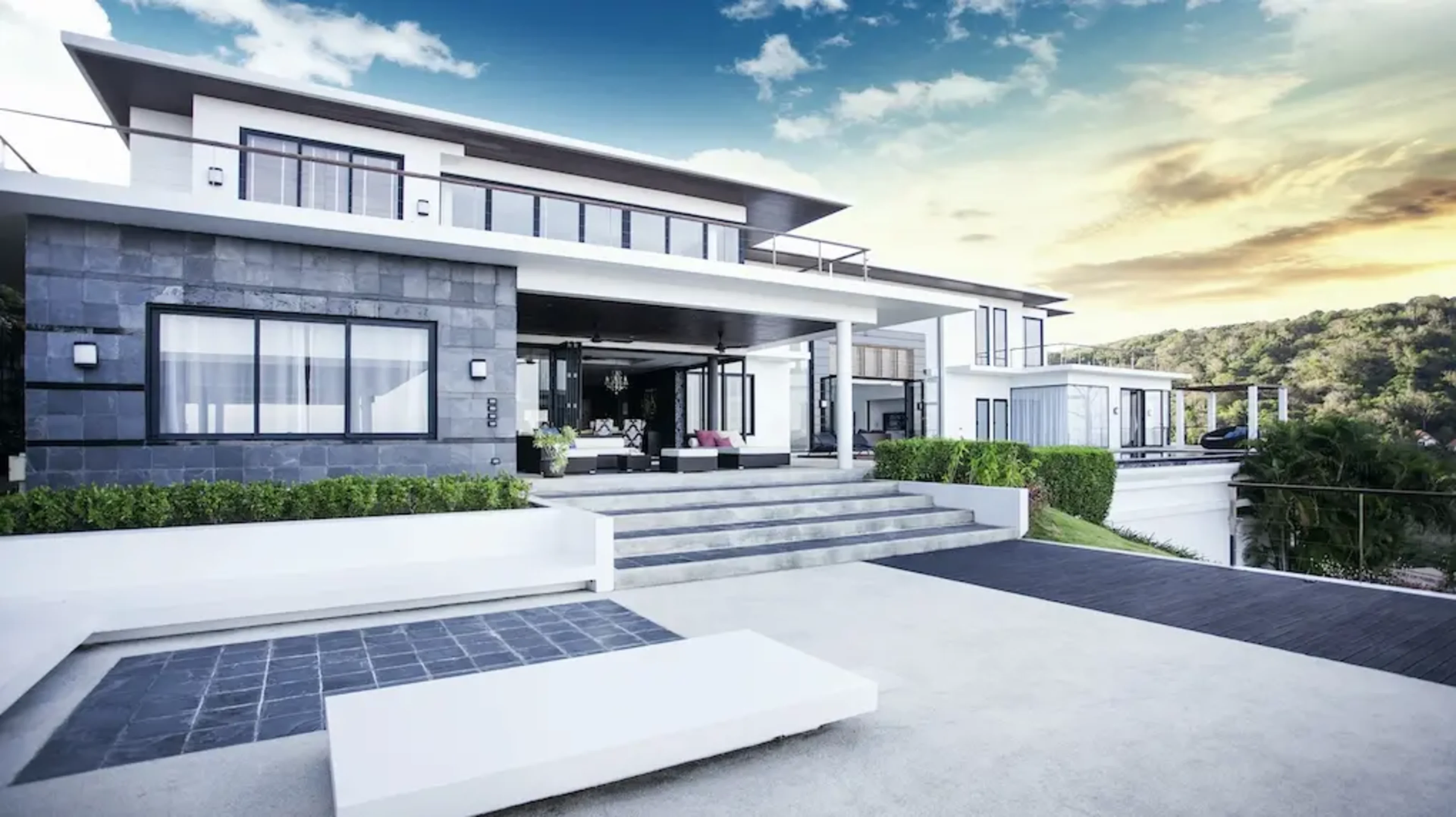 Stunning private mansion with epic sea views