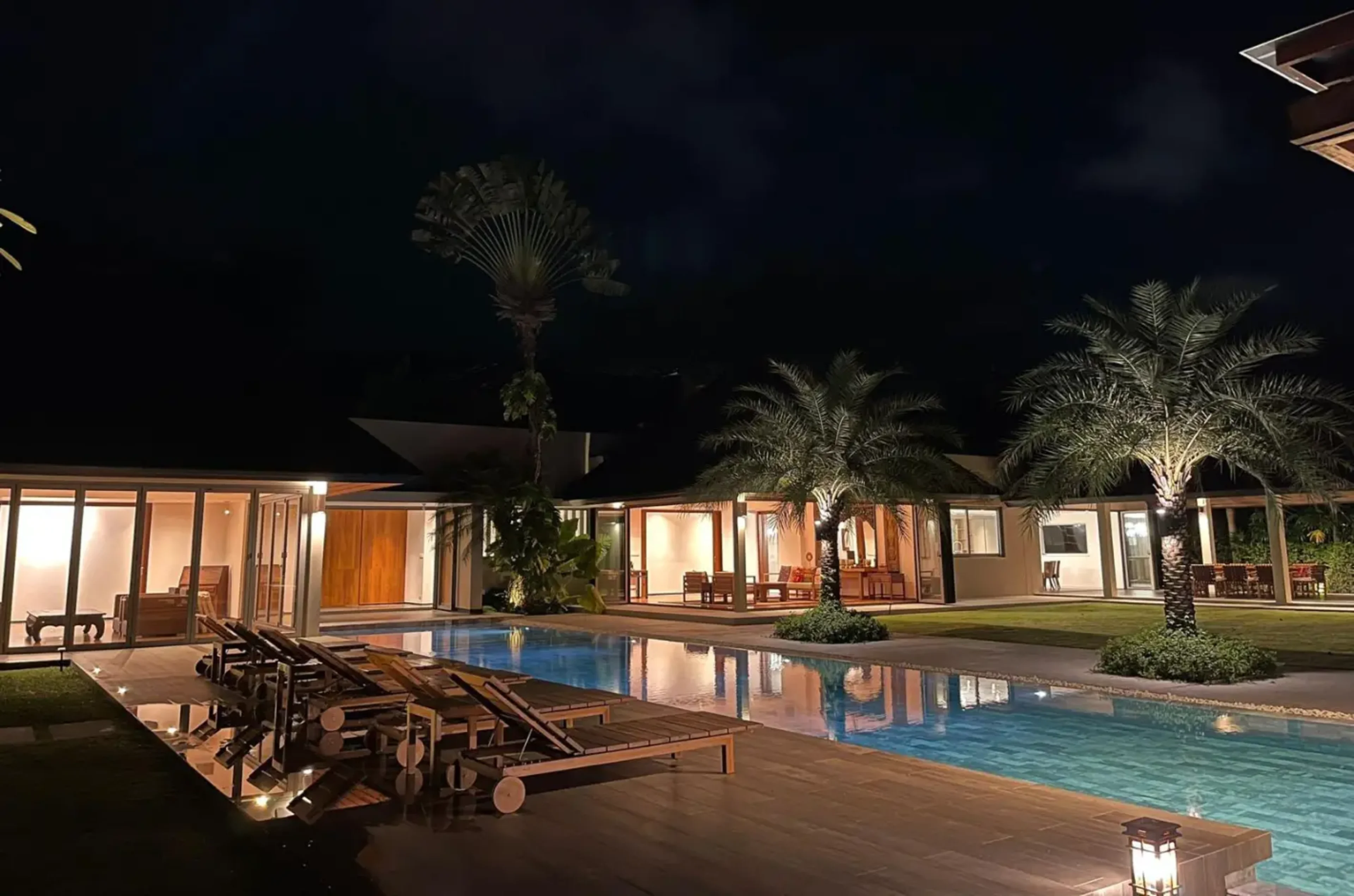 Private Modern Tropical Temporary Villa in Bang Jo