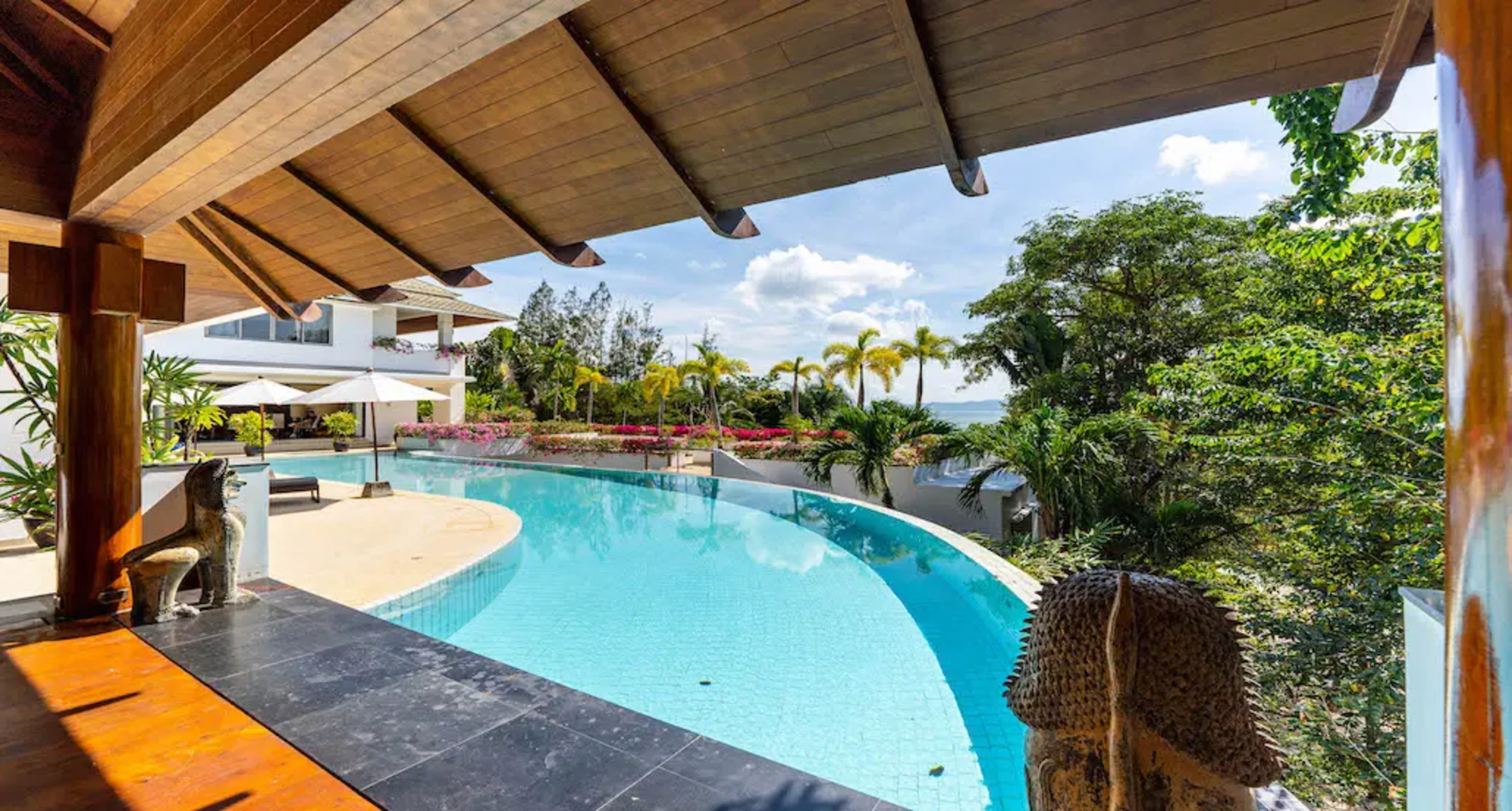 Stunning Luxury Sea View Villa in Aopo
