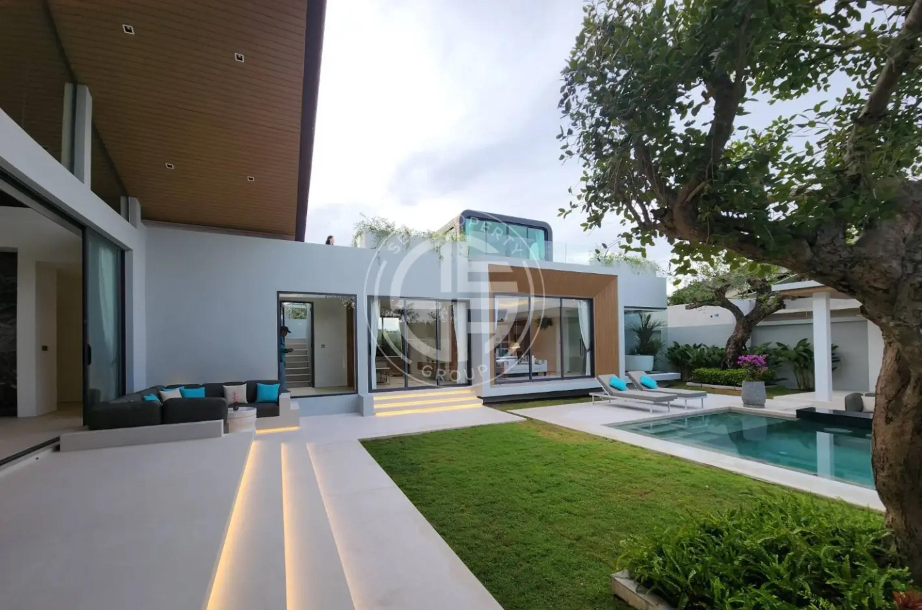 Tropical 4-Bedroom Pool Villa Near Naiyang & Naitorn Beaches