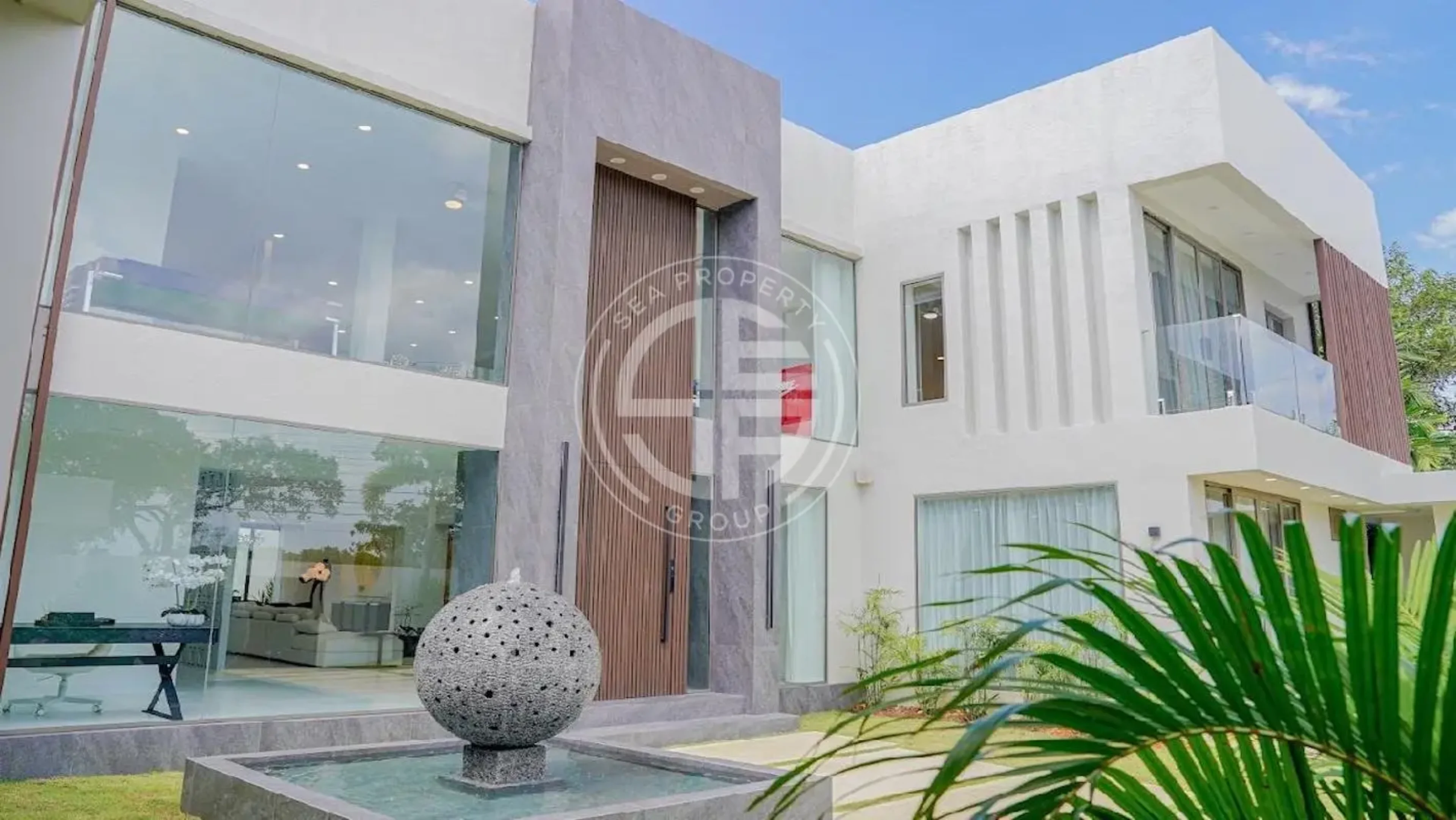 A Unique Modern Style Villa in Laguna