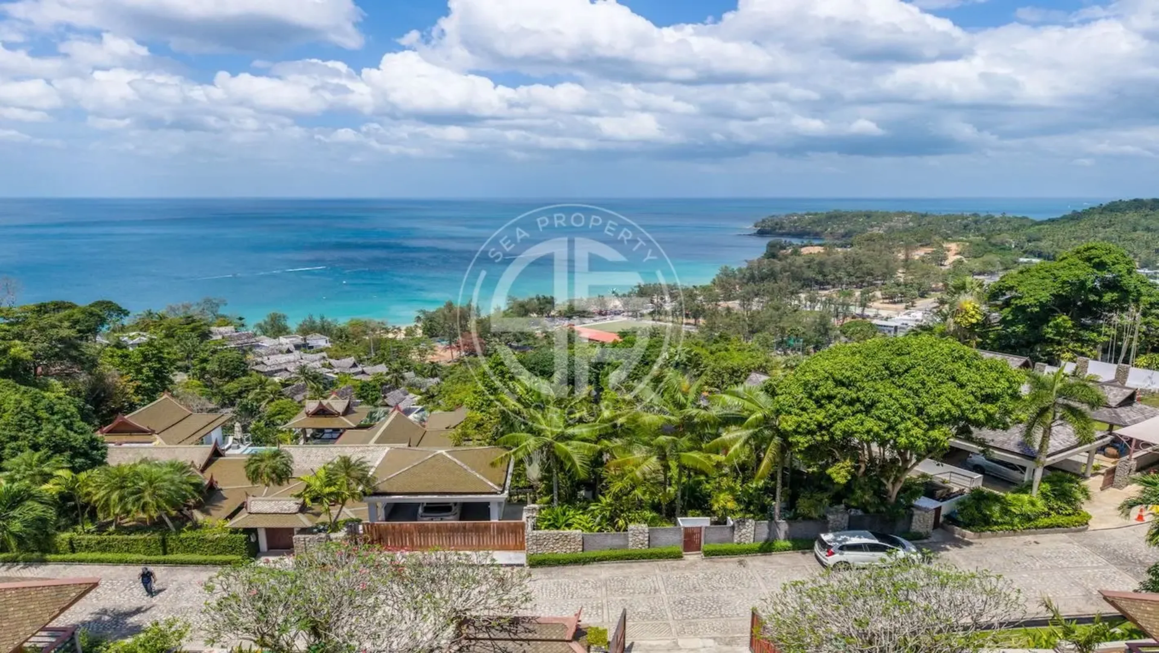 4 Bedrooms Seaview Thai-Style Villa in Surin Hill