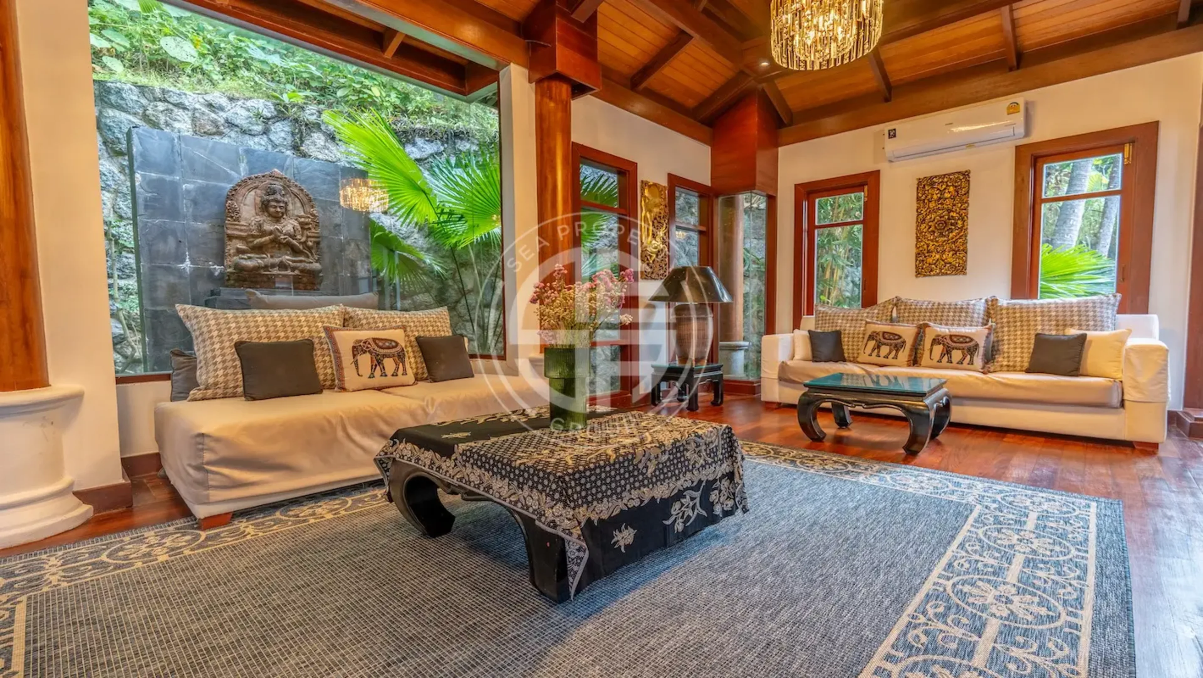 Elegant Thai-style Villa on the lush slopes of Surin Hill