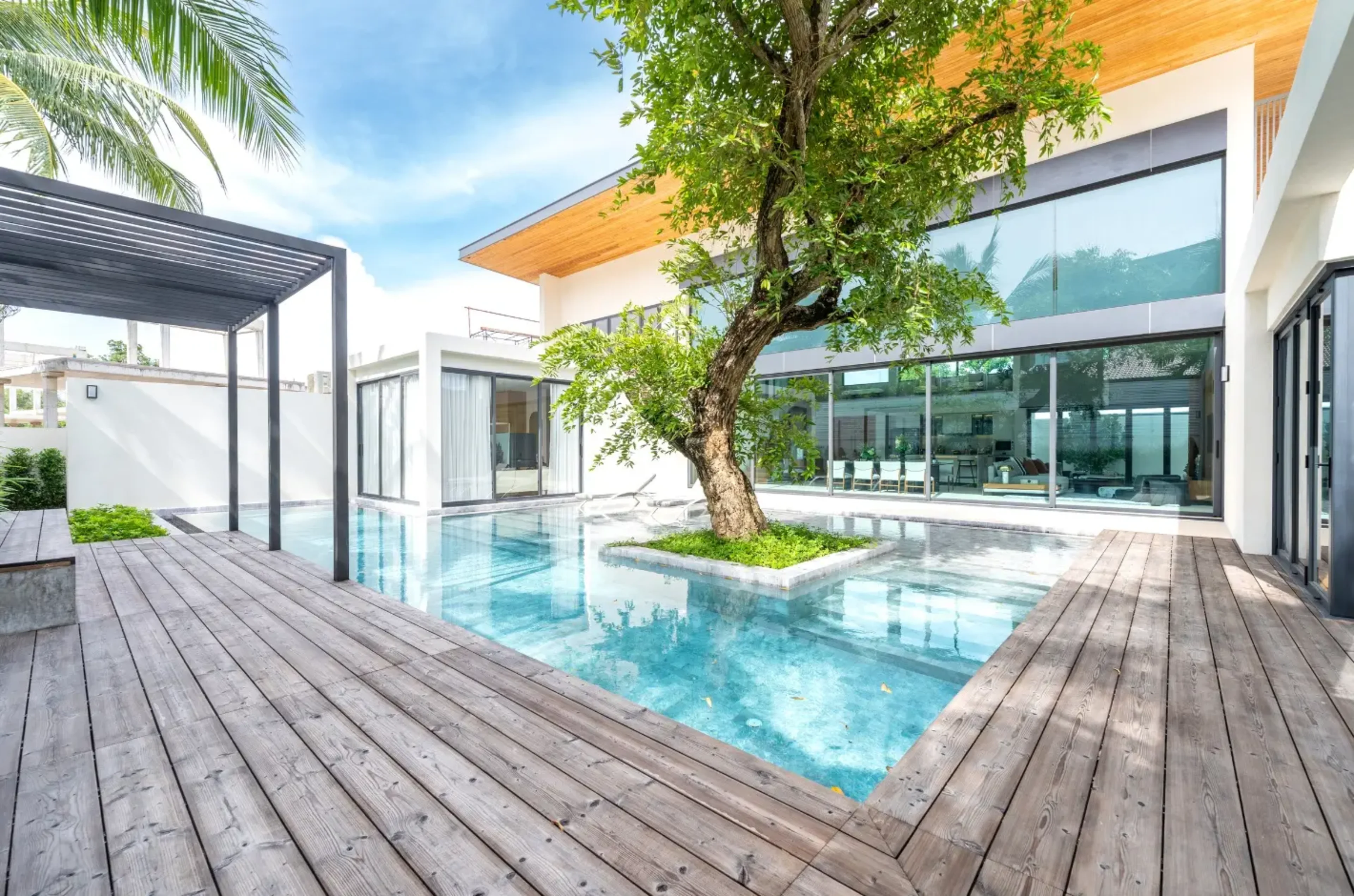 Luxury Pool Villa Walking Distance to Bangtao Beach