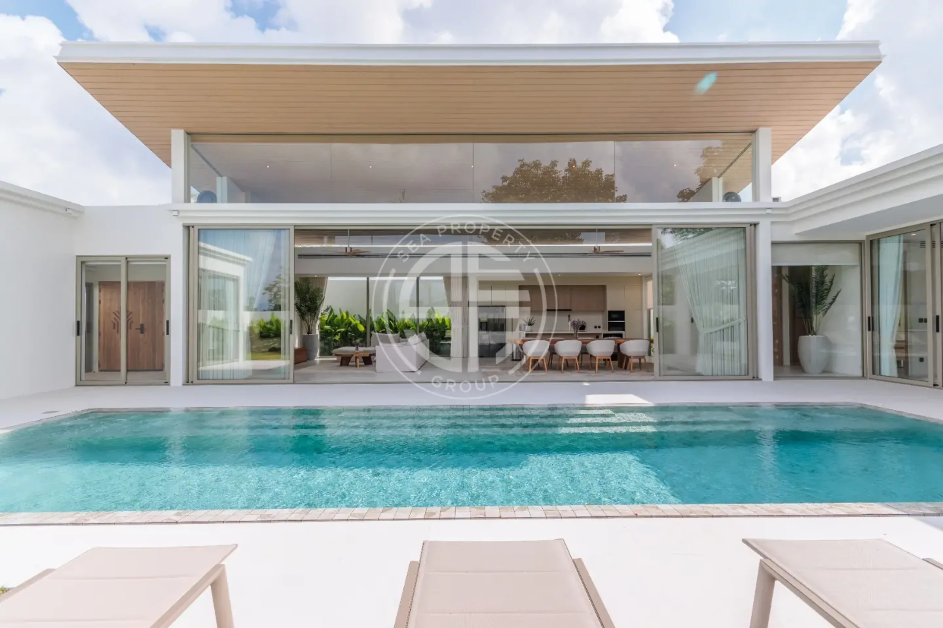 Luxury 4 Bedrooms Villa in Cherngtalay