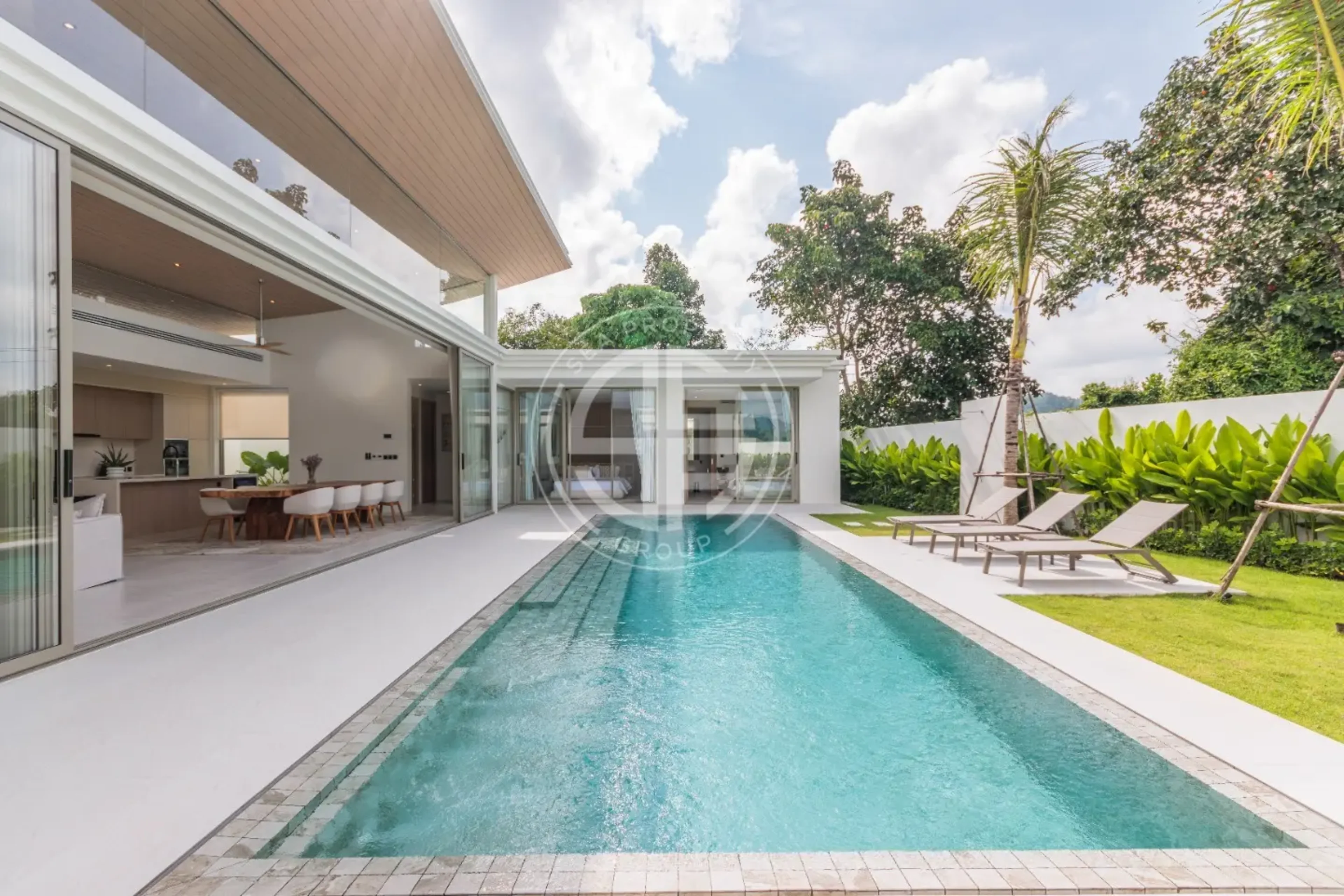 Luxury 4 Bedrooms Villa in Cherngtalay