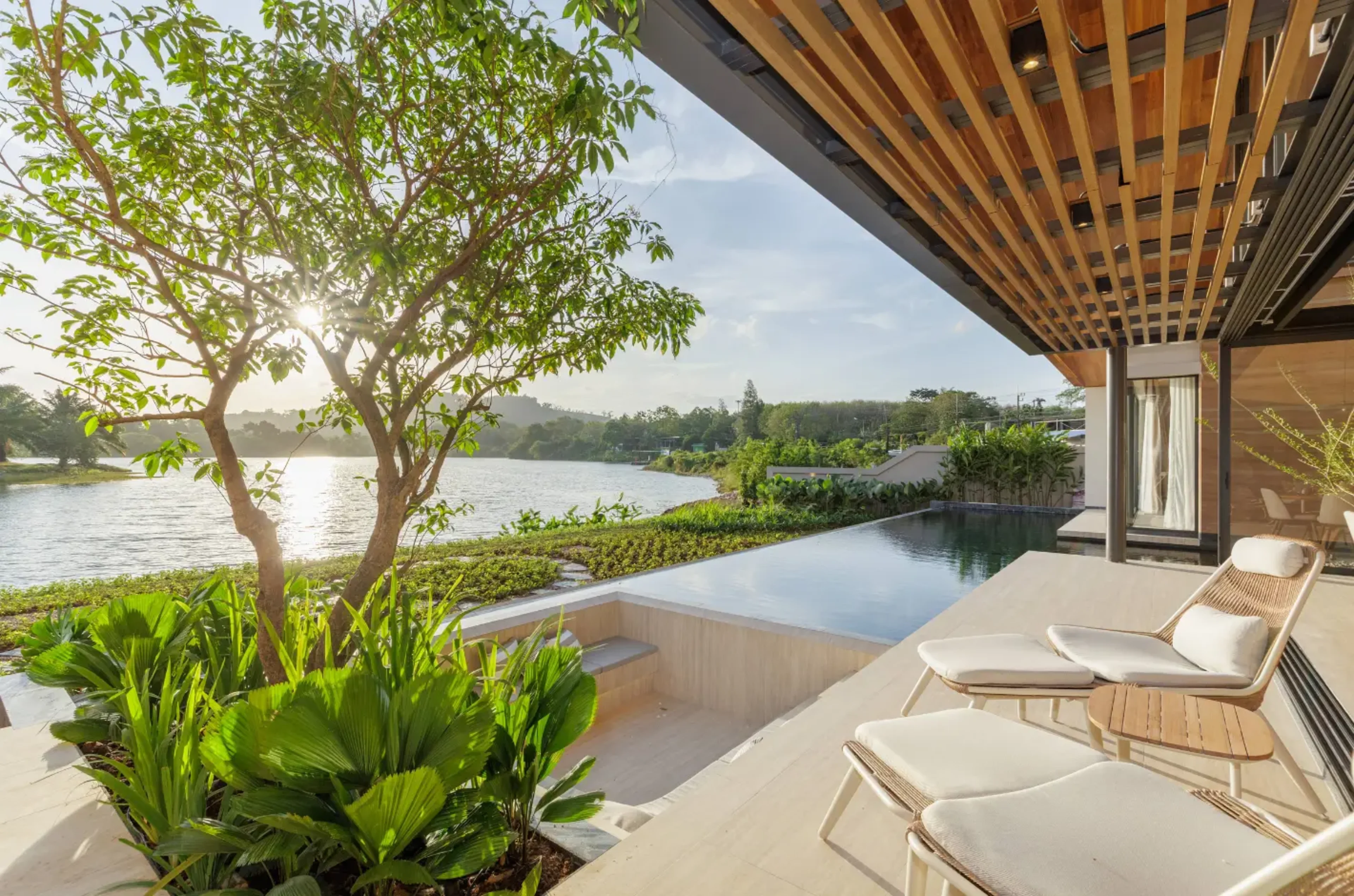Luxury Modern Style Lakefront Villa in Manick