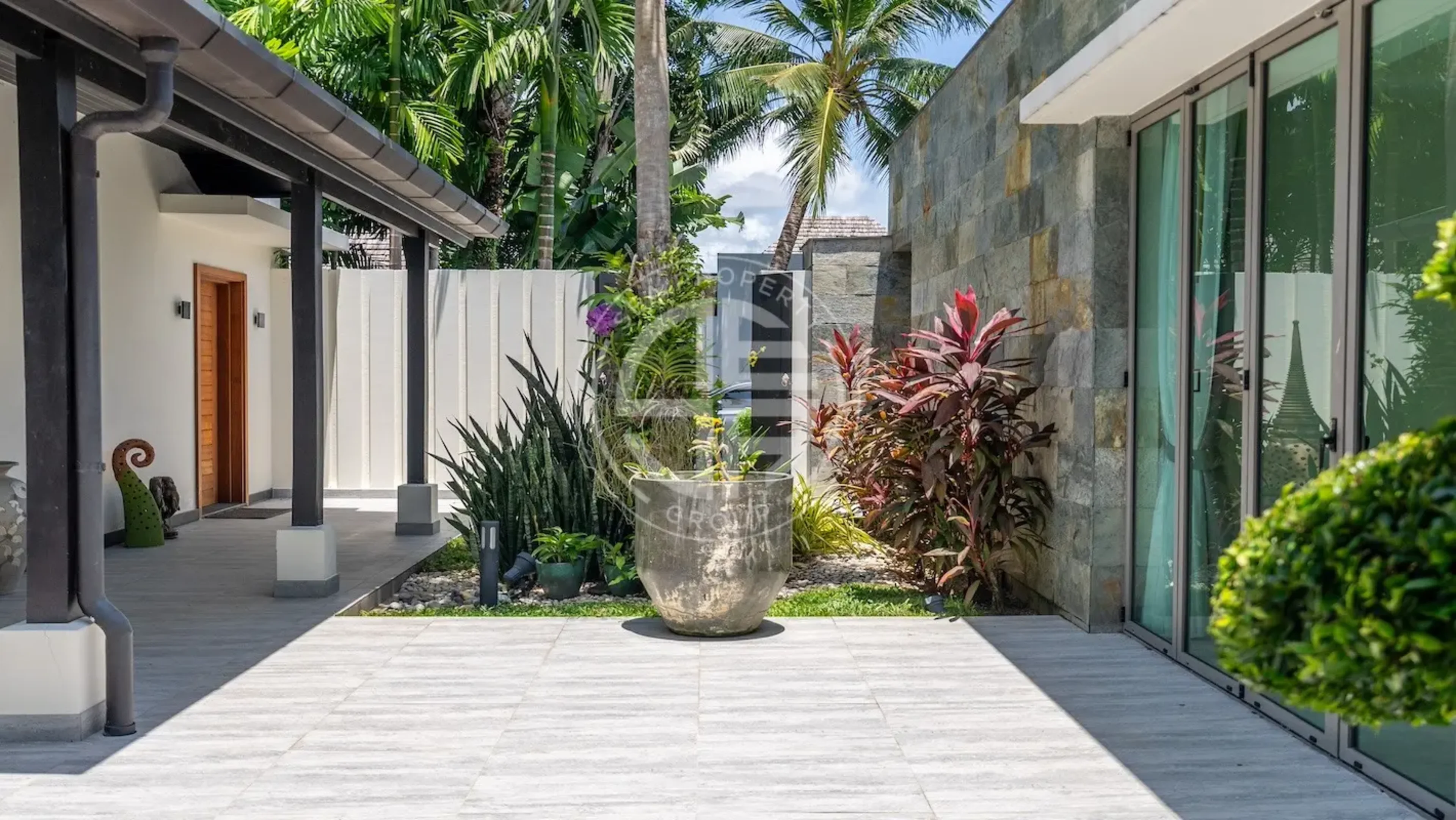4 Bedrooms Balinese Style Private Pool Villa