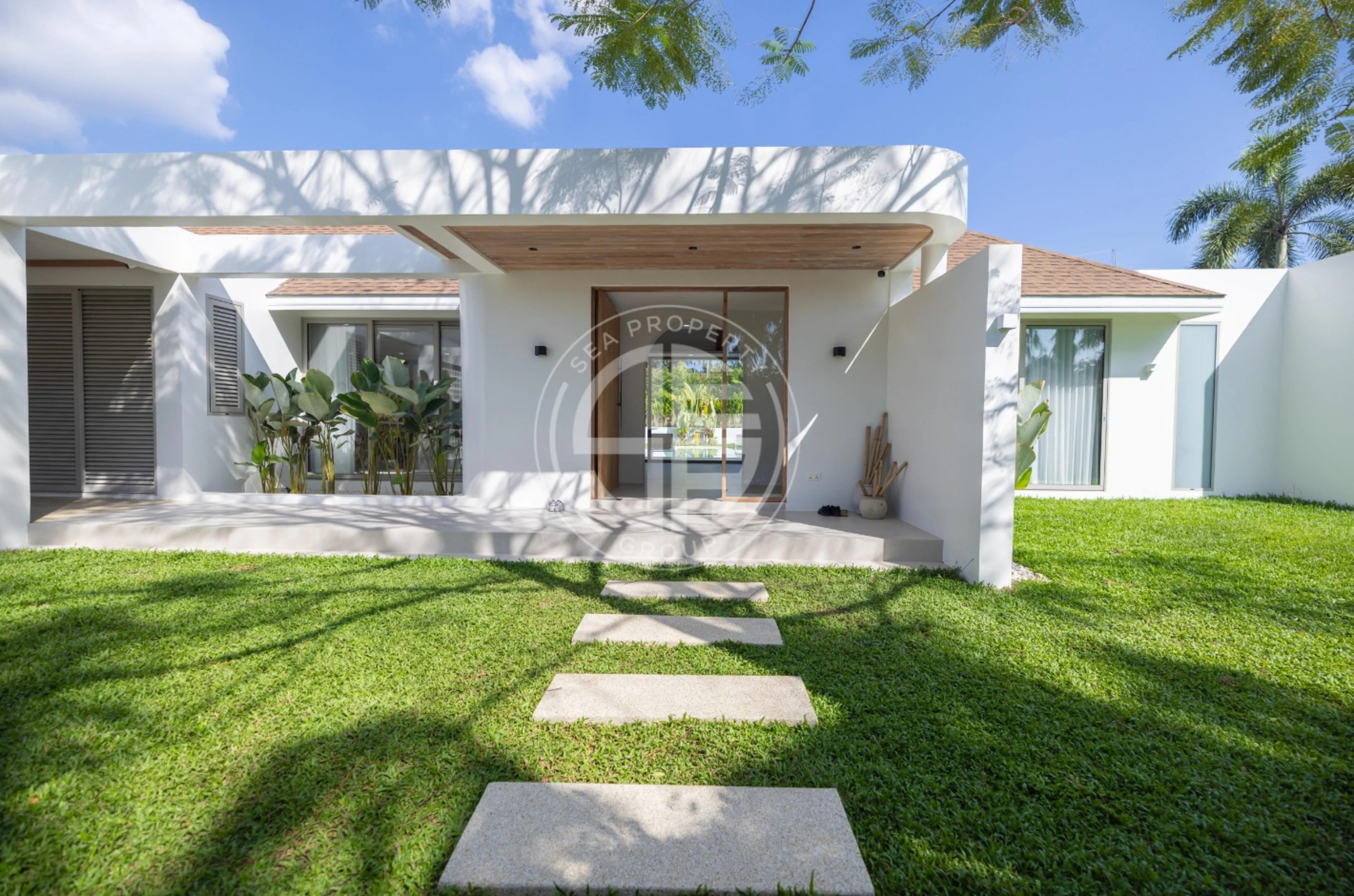 Elegant Family Pool Villa in Pasak