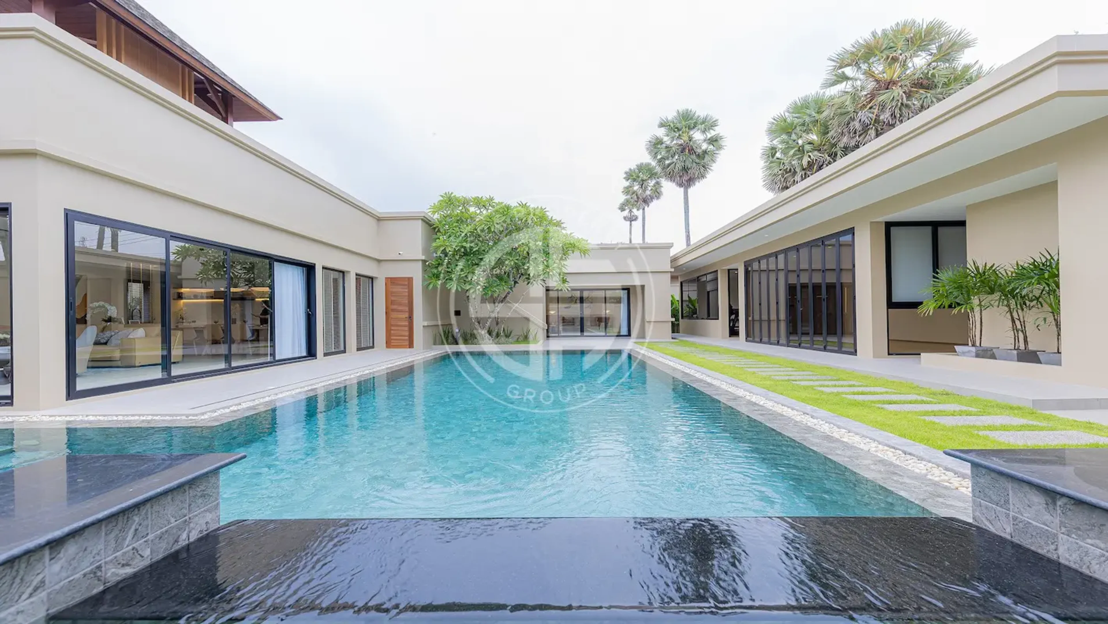 A newly renovated 3 Bedrooms Luxury Private Pool Villa