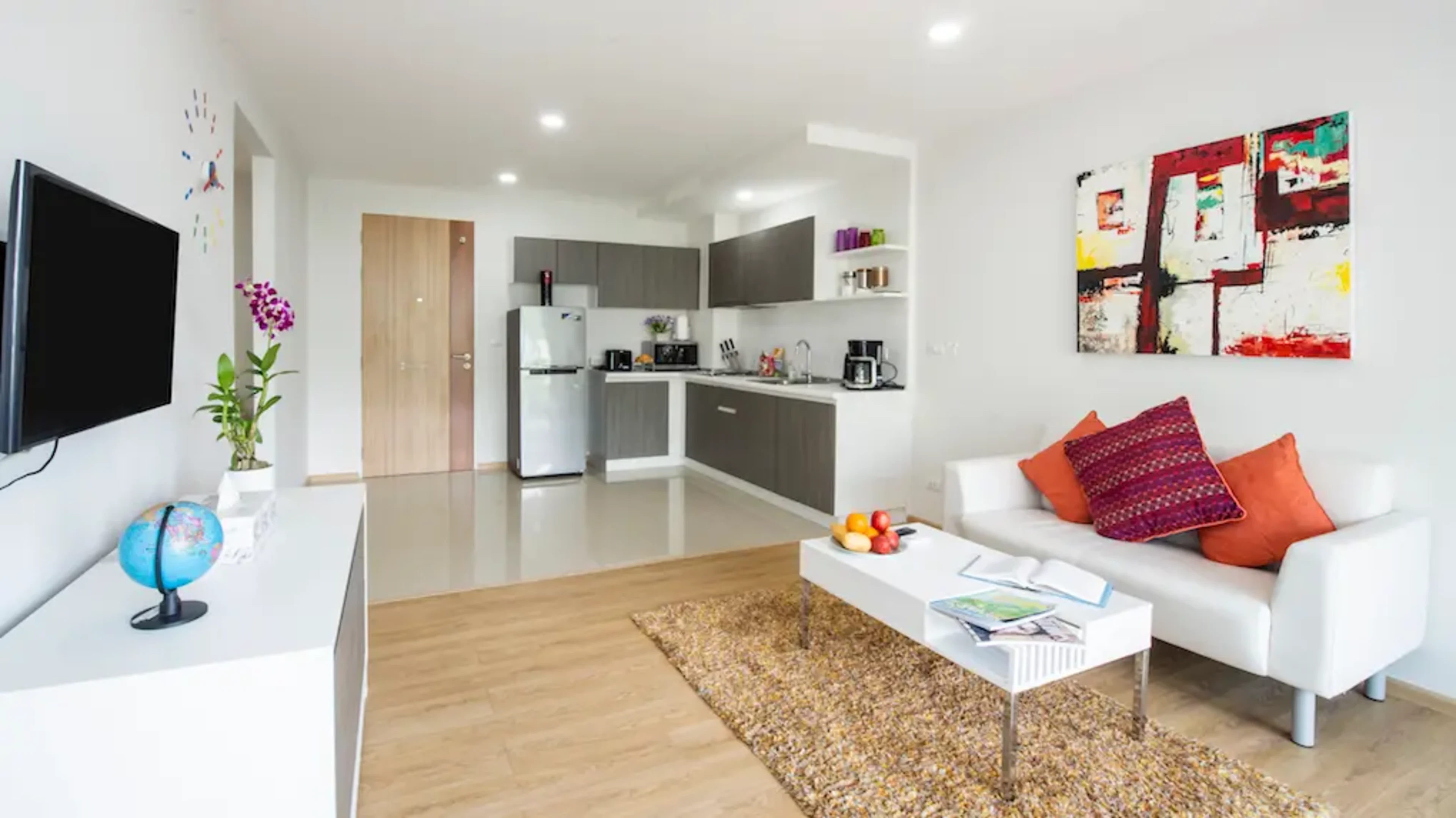 Kata Foreigner Freehold Condo