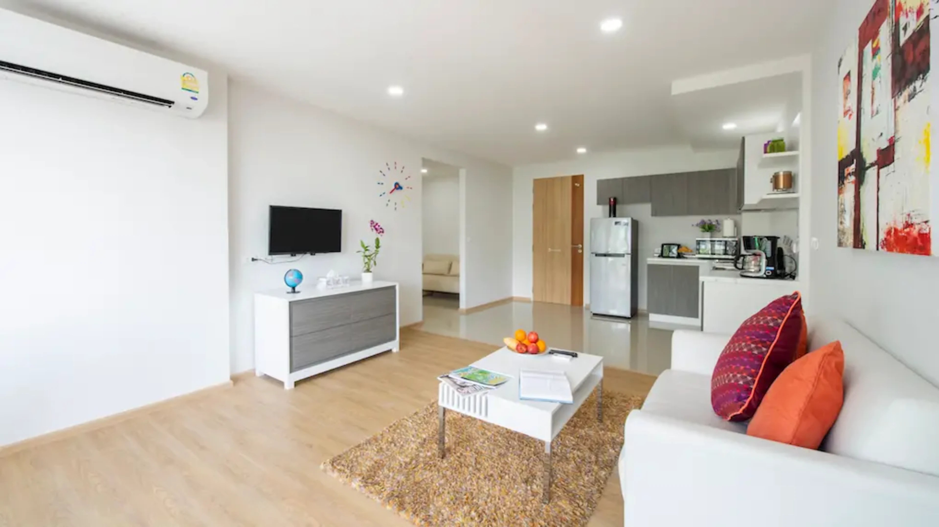 Kata Foreigner Freehold Condo