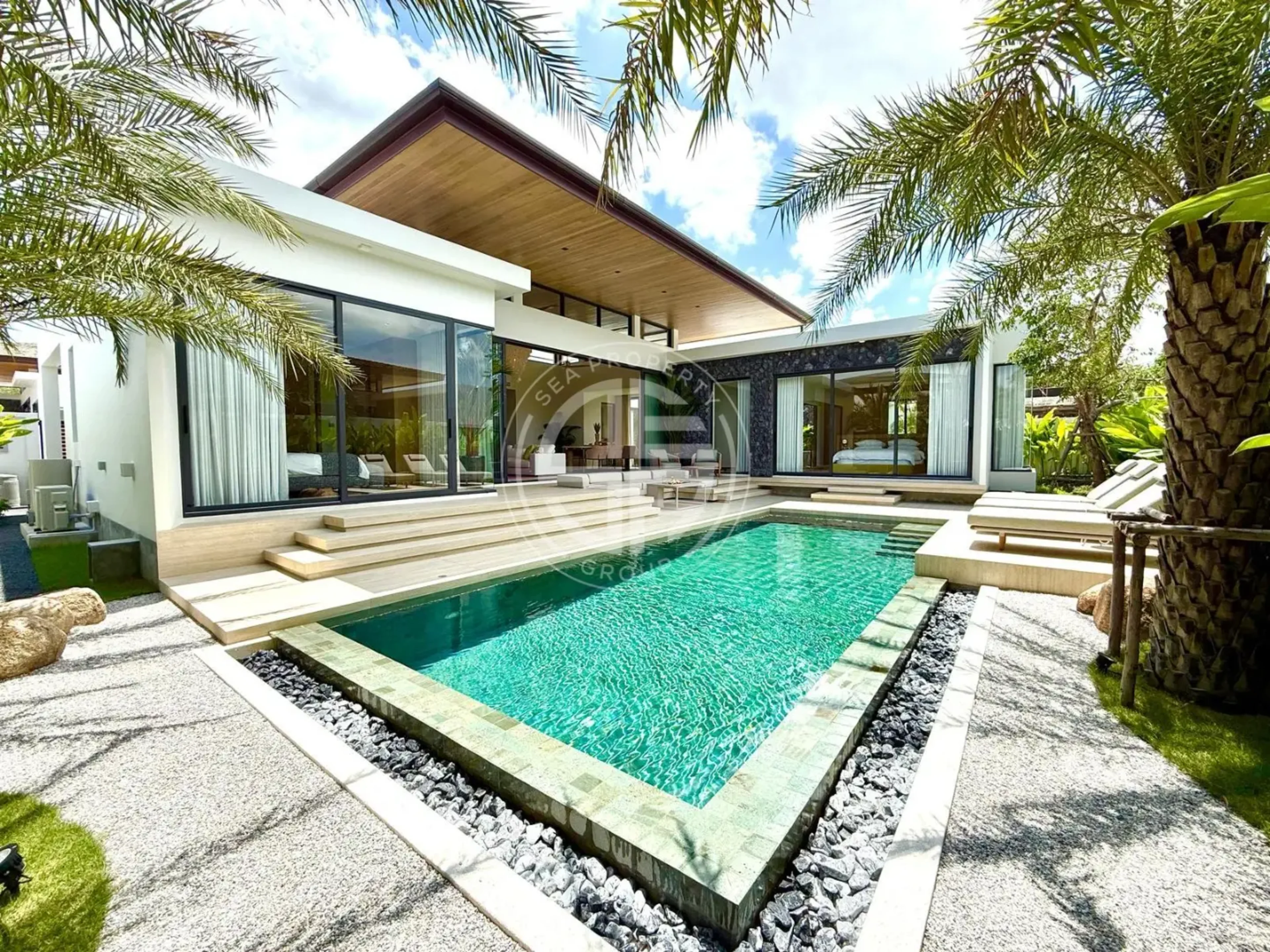 3 Bedrooms Modern Luxury with Tropical Tranquility Villa in Cherngtalay
