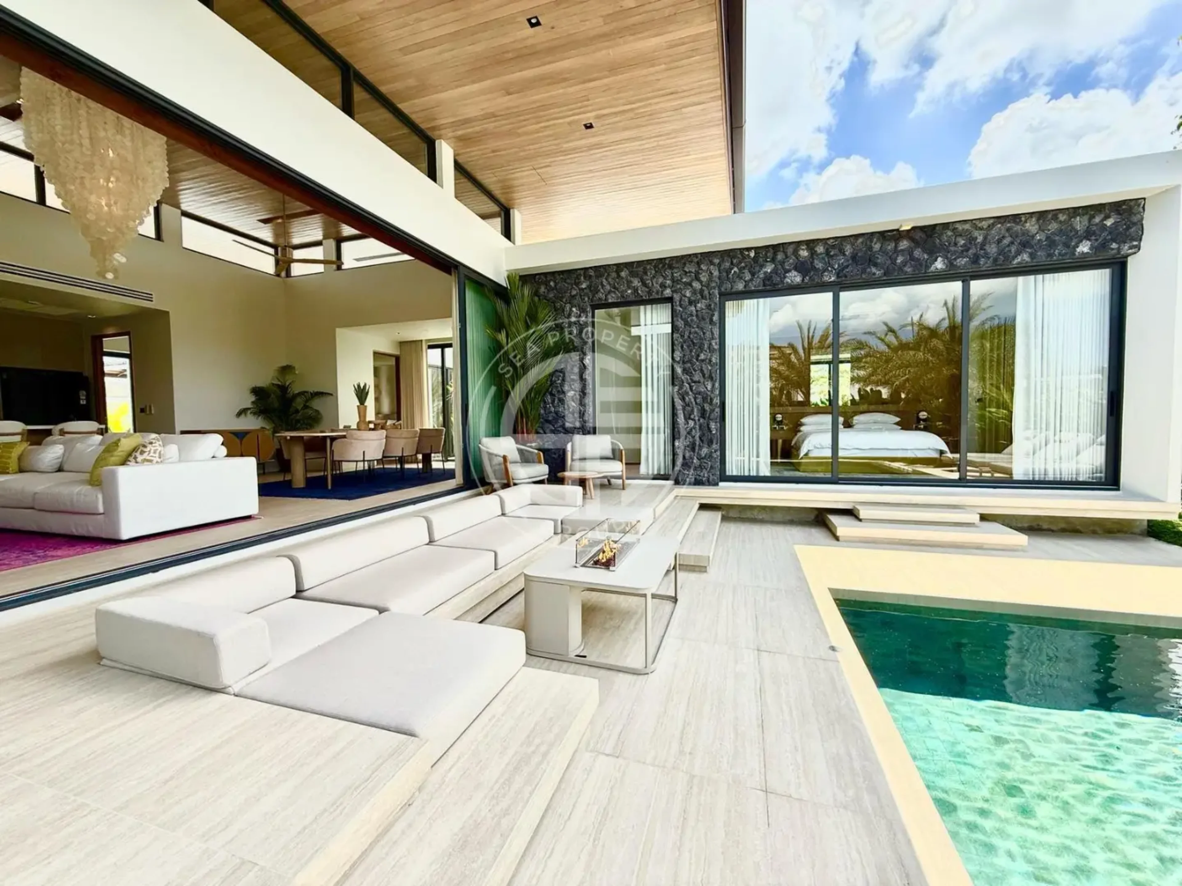 3 Bedrooms Modern Luxury with Tropical Tranquility Villa in Cherngtalay