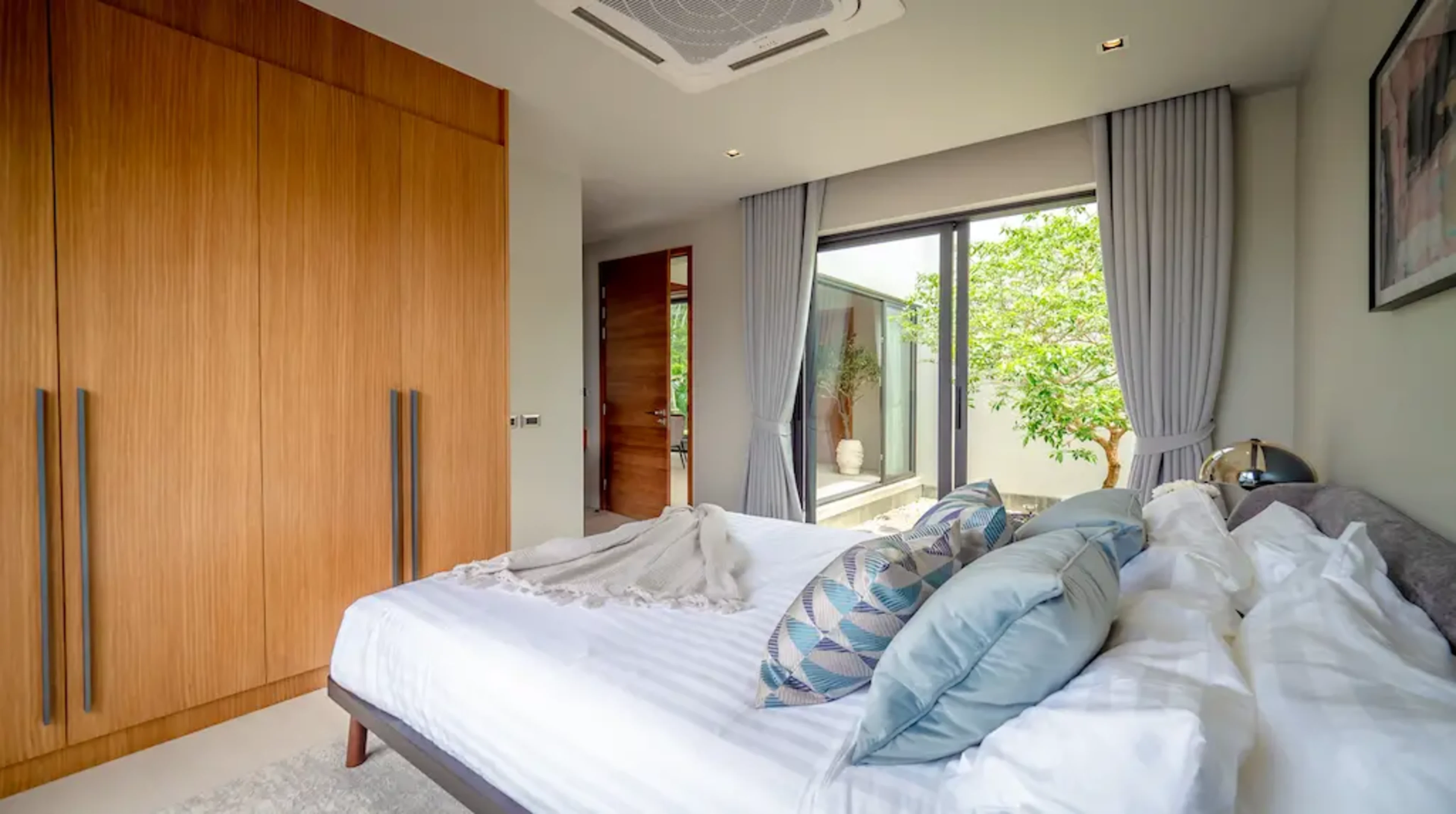 3 bedrooms villa modern loft