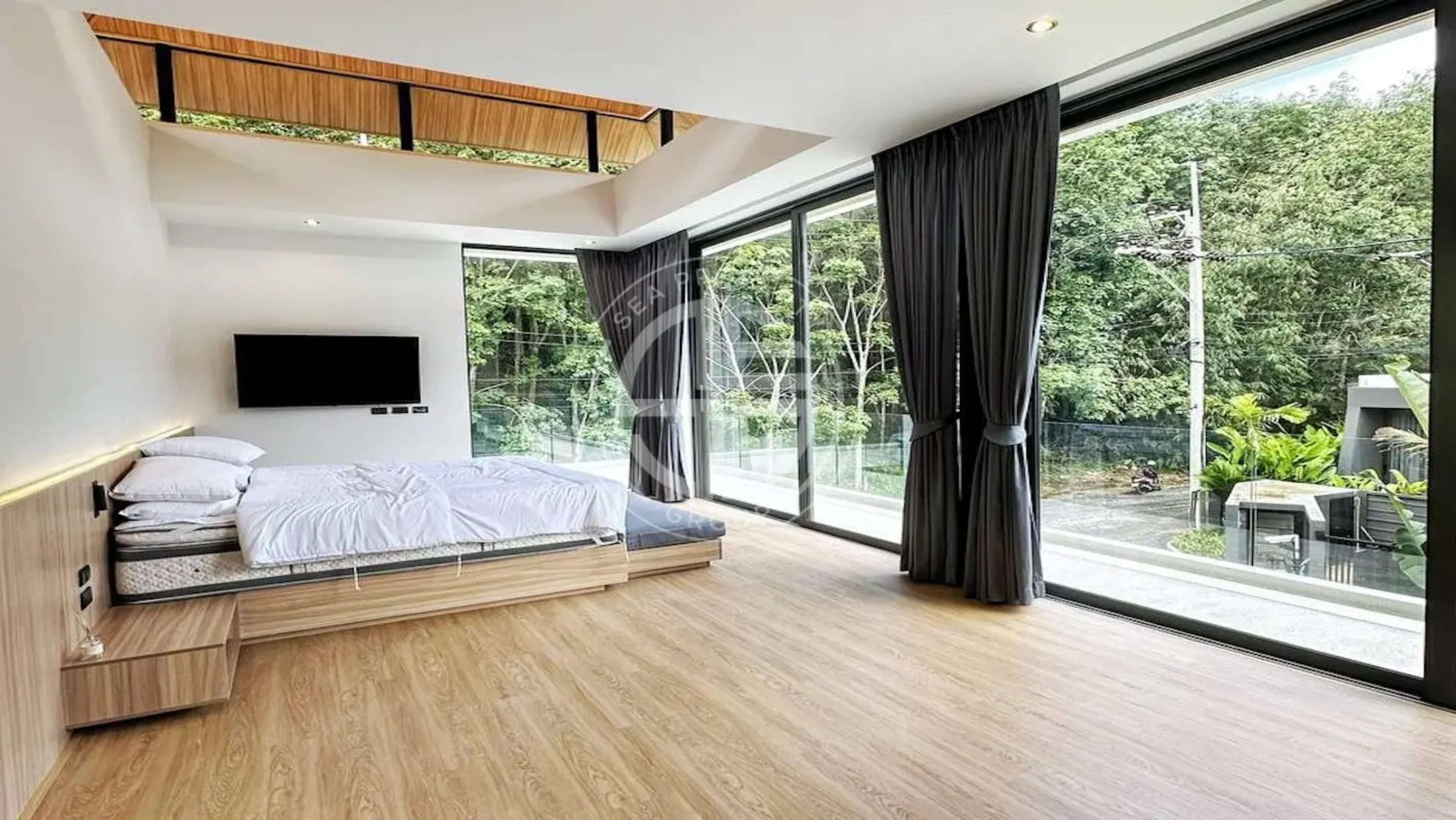 3 Bedroom Tropical Boutique Pool Villa in Naithon