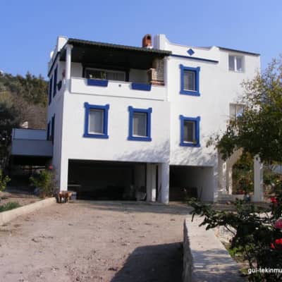HÜSEYIN YILDIZHA BEY EVİ