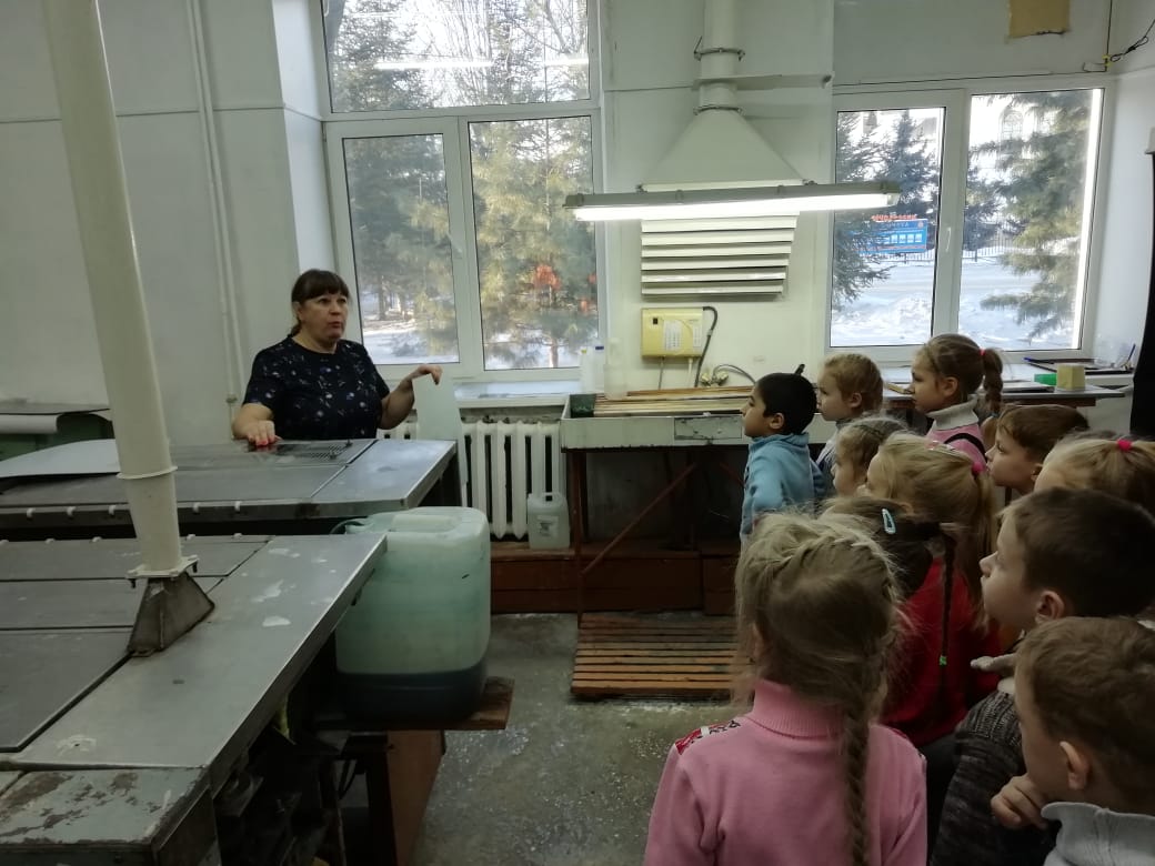 Воскресная газета. Воскресная Еврейская школа в городе Биробиджане. Что нового узнала в школе..