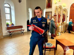 В преддверии праздника Рождества Христова спасатели ЕАО проинструктировали представителей Русской Православной церкви