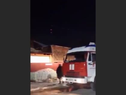 Мать с семью детьми едва не погибла в ночном пожаре в Биробиджане