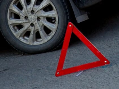 Сбежавший от врачей скорой помощи неадекватный мужчина чуть не угодил под колеса авто