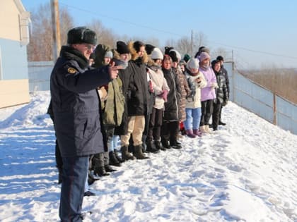 На занятиях в кинологическом подразделении СИЗО-1 УФСИН России по ЕАО побывали студенты Сельскохозяйственного техникума