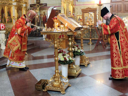 Архиерейское богослужение в неделю 6-ю по Пасхе