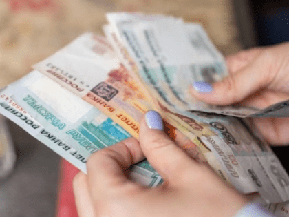 150 тысяч рублей отсудила биробиджанка у стройуправления за вывихнутое при падении плечо