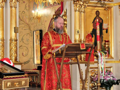 Икона св. великомученика Георгия с частицей его мощей принесена в Благовещенский собор Биробиджана