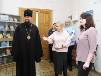 Дни православной книги в ЕАО открылись книжной выставкой в областной универсальной научной библиотеке