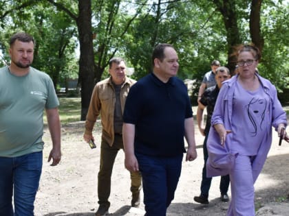 Ростислав Гольдштейн посетил подшефный региону округ Донецкой области