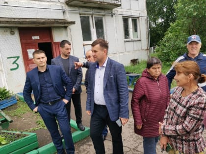 Накопленные годами коммунальные проблемы просят решить жильцы  многоэтажки в Биробиджане