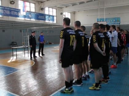 Команда полицейских ЕАО стала победителями в соревнованиях по волейболу среди силовиков области