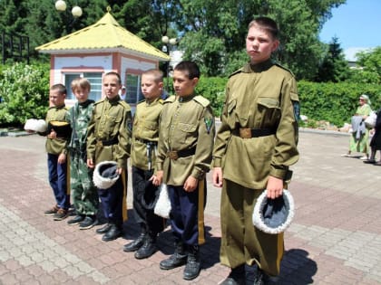 Икона Богородицы Албазинская начала своё торжественное шествие в Биробиджане