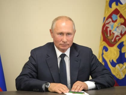 Путин увеличил зарплату себе и госслужащим