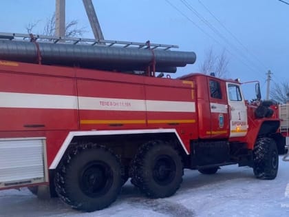 Пожар в заброшенном доме потушили огнеборцы в Биробиджане