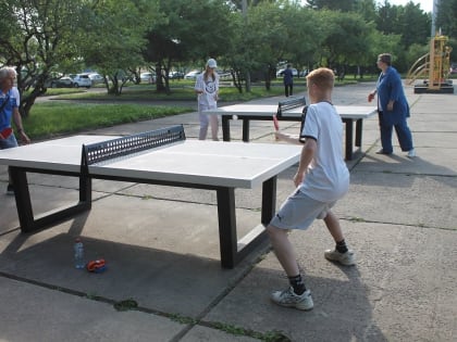 «Это бетон» — новые теннисные столы пришлись «ко двору» арт-проекту «Вечерний Биробиджан»