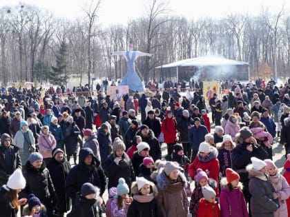 В Биробиджане отметили Масленицу