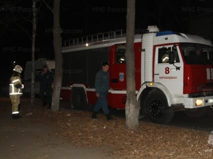 Более 20-ти человек эвакуировали из-за пожара в подвале пятиэтажного дома в Биробиджане