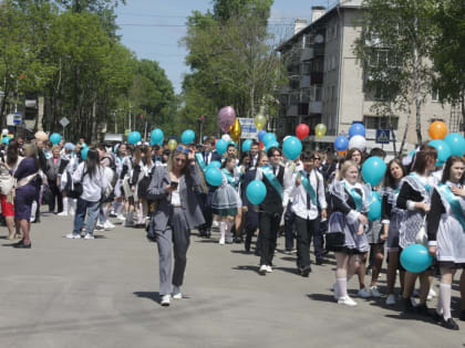 Праздник Последнего звонка выпускников школ города Биробиджана