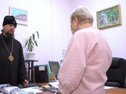 Владыка Ефрем передал в дар научной библиотеке коллекцию духовных изданий в День православной книги