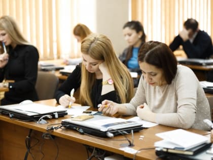 Более 350 человек в ЕАО решили сменить профессию