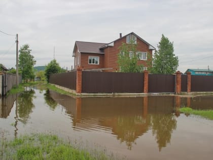 Все в воде: в Биробиджане подтопило дачи и дворовые территории